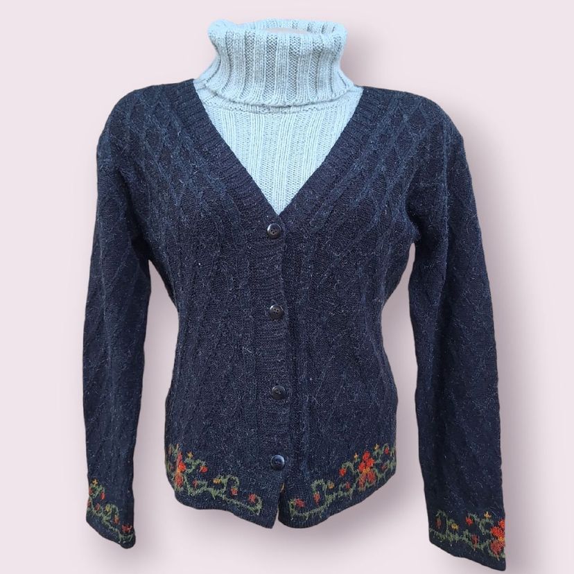 Casaco Cardigan de Lã Feminino Chumbo Cinza (Tamanho P/M)