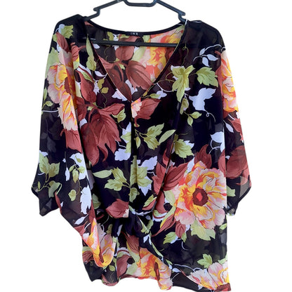 Blusa Floral Preta Estampada Plus Size com Transparência (G | GG)